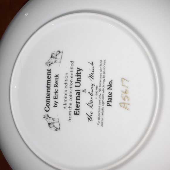 The Danbury Mint Plate Eternal Unity Collection - Picture 2 of 2